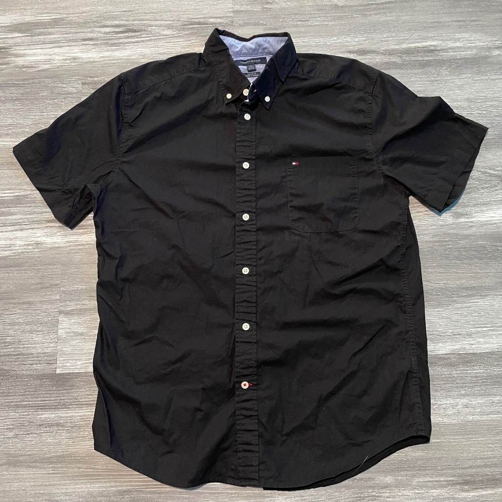Tommy Hilfiger Black Men’s Large Classic Fit Short Sleeve Button Down Shirt Prep